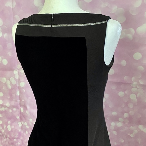 Laundry Shelli Segal velvet T panel dress - Picture 3 of 16